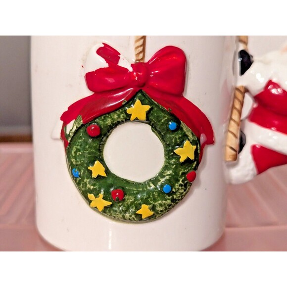 Vintage 1970's Christmas Wreath Coffee Mug Cup Santa Clause Handle 3.5-in Gift - Picture 2 of 5